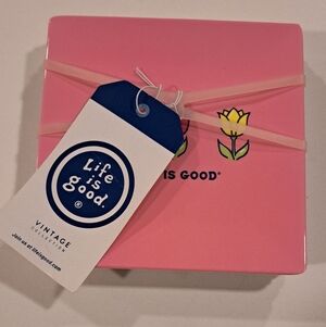 Life is Good Melamine Square Plate Set Featuring a Tulip and Dog Pattern